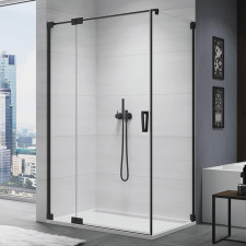 SanSwiss Cadura Black Drzwi prysznicowe jednoczęściowe wahadłowe lewe z elementem stałym 90 cm Aquaperle szkło przezroczyste/czarny mat - 838969_O1