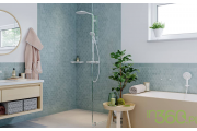 Strefa wanny i prysznica z armaturą Hansgrohe Metropol w białym macie, na tle płytek heksagonalnych Marazzi Mystone Berici