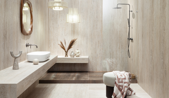 Elegancka łazienka z płytkami Tubądzin Holiday Travertine – naturalny design i subtelna elegancja