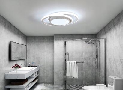 Lampy sufitowe czy projektor? Sprawdź, jakie oświetlenie wybrać do łazienki!
