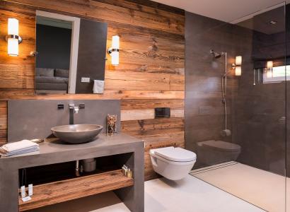 Łazienka bliska natury – drewno, kamień naturalny w łazience 