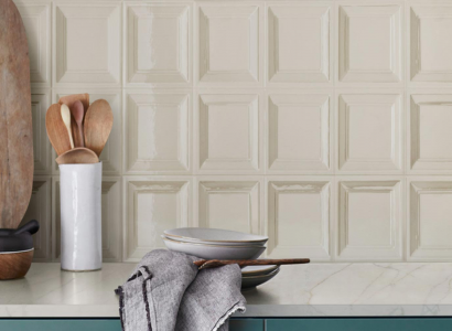 Kremowe płytki ścienne Marazzi Bliss – elegancja i ponadczasowy design w kuchni Płytki ścienne Marazzi Bliss w kremowym kolorze na kuchennym backsplashu