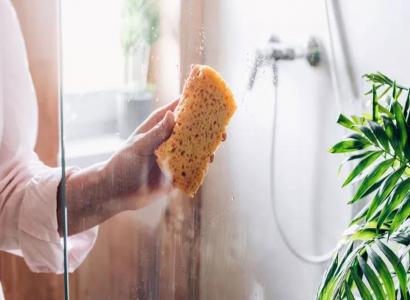 Jak usunąć osad z kamienia w kabinie prysznicowej?