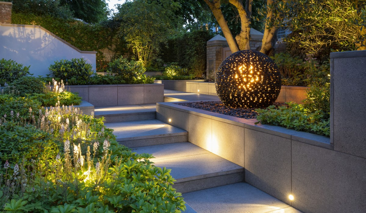 oświetlenie w ogrodzie nowoczesny ogród