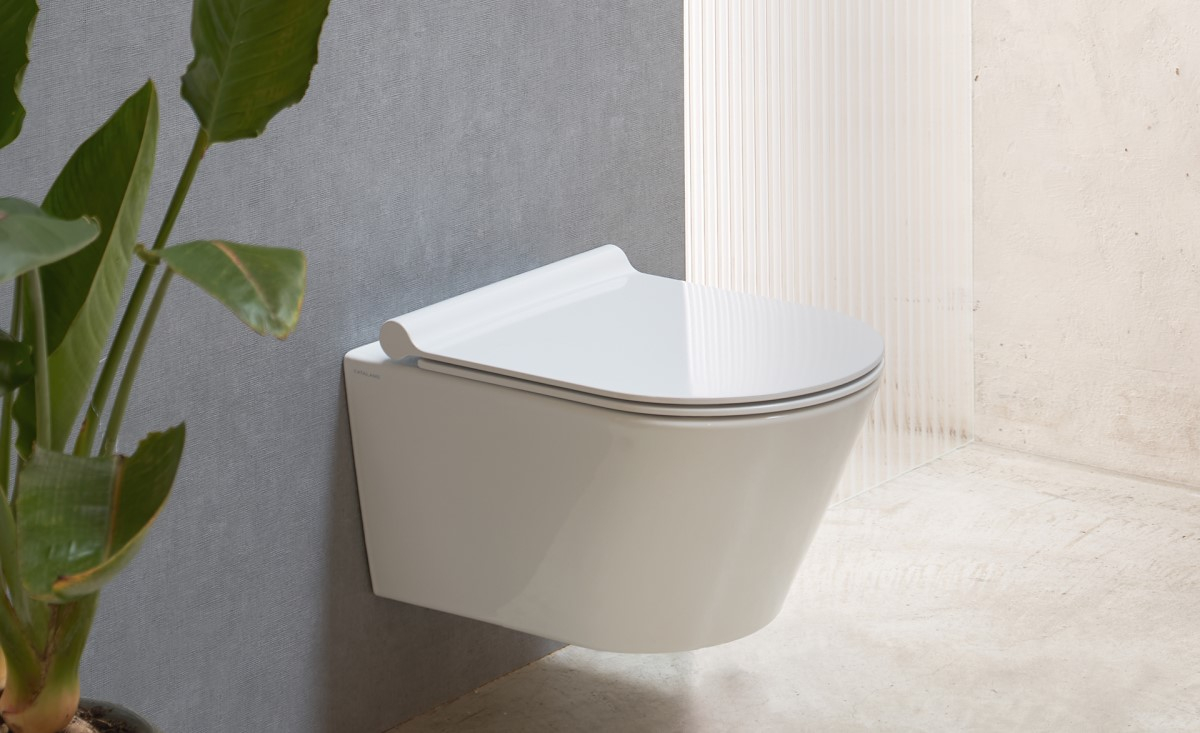  Designerska miska WC Catalano Zero zawieszana na ścianie w nowoczesnej łazience