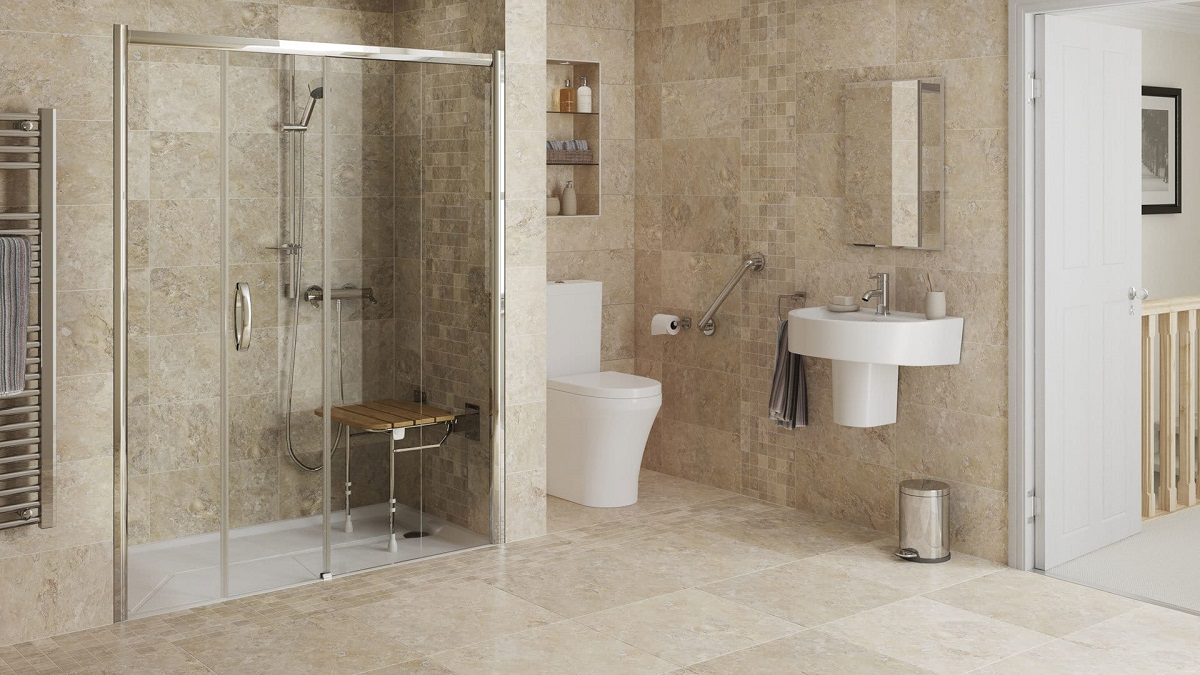 jasna kamienna łazienka z prysznicem dla niepelnosprawnych in360