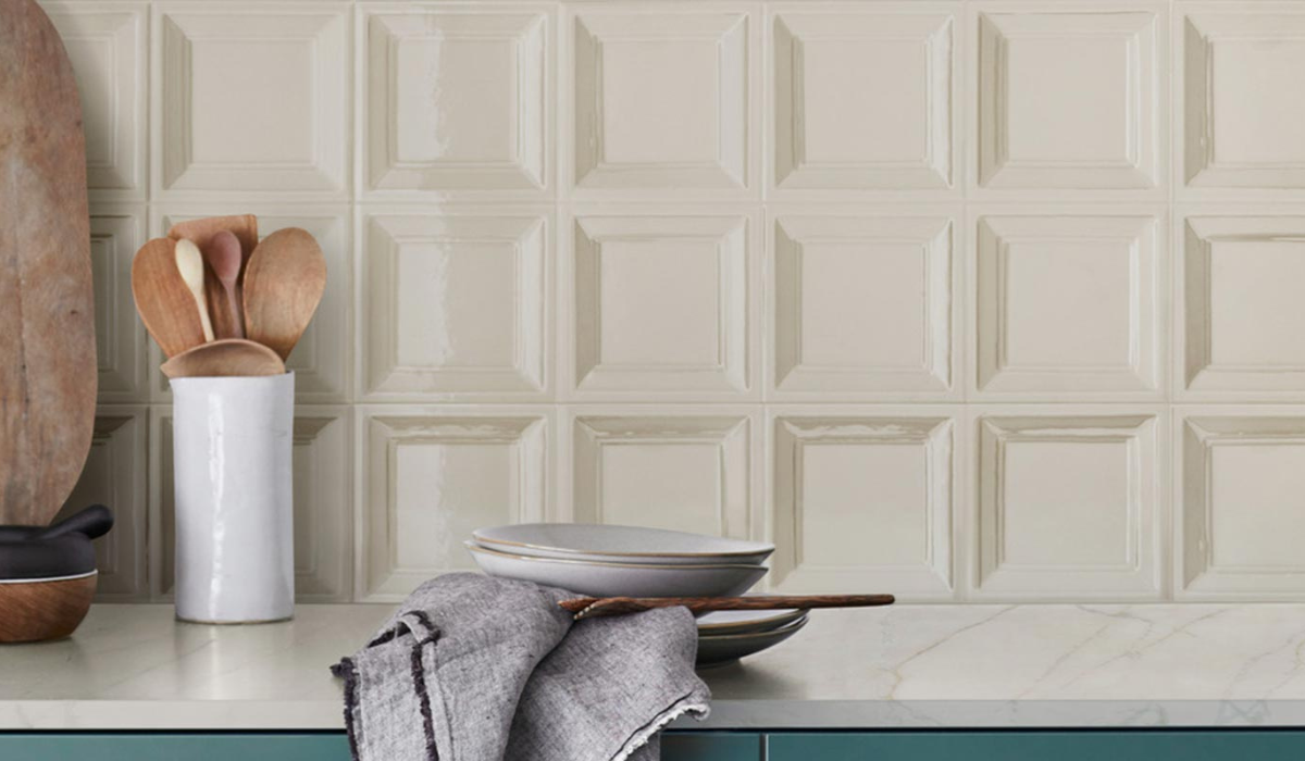  Płytki ścienne Marazzi Bliss w kremowym kolorze na kuchennym backsplashu